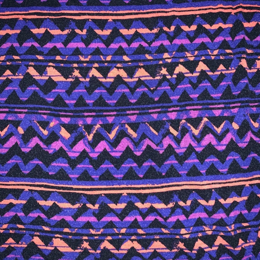 Purple pattern top - Picture 2 of 4